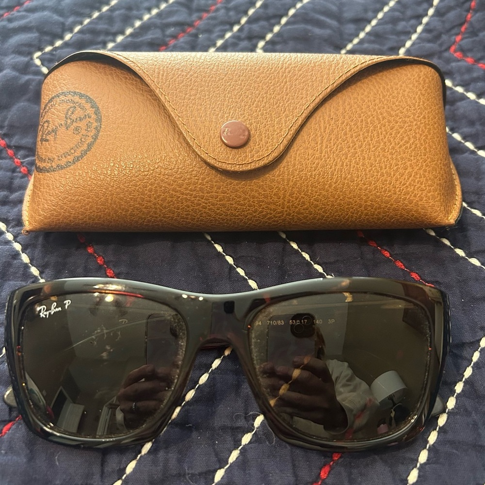 Ray-Ban Black Sunglasses with Brown Case